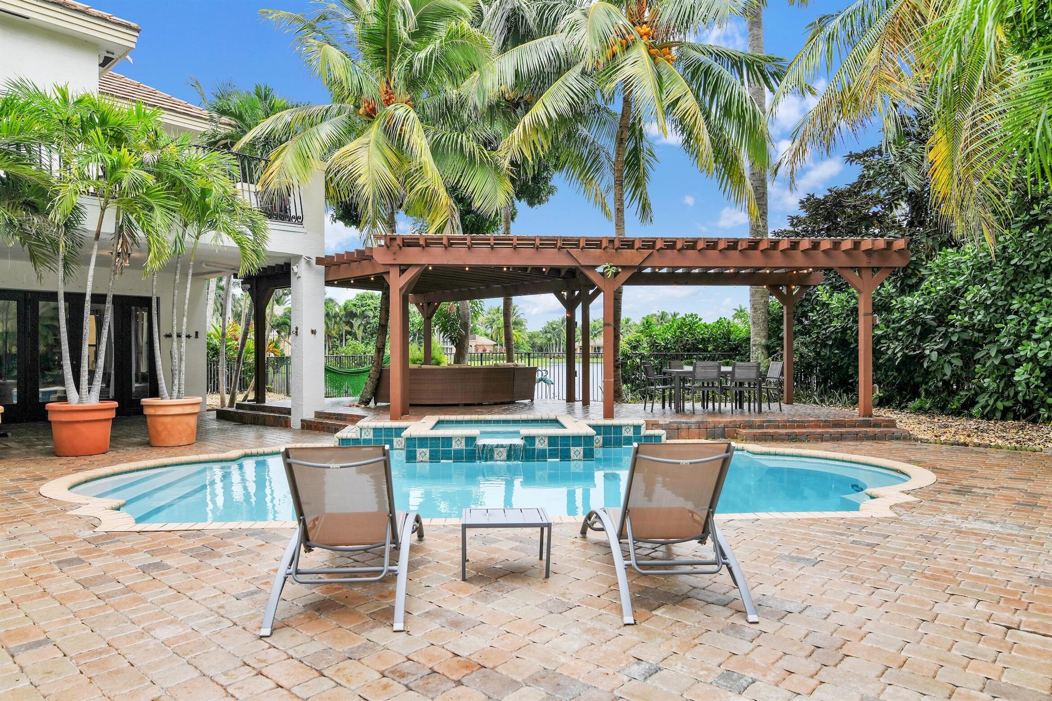VERSAILLES - Residential Lease