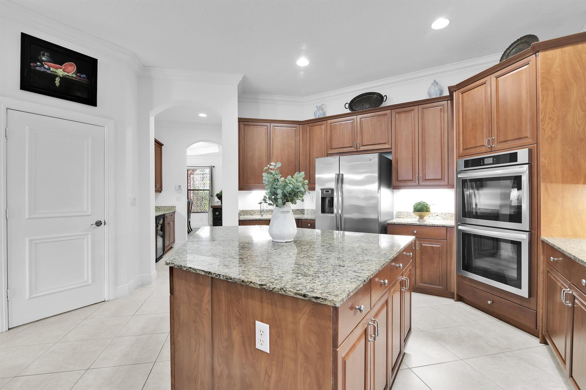 VERSAILLES - Residential Lease
