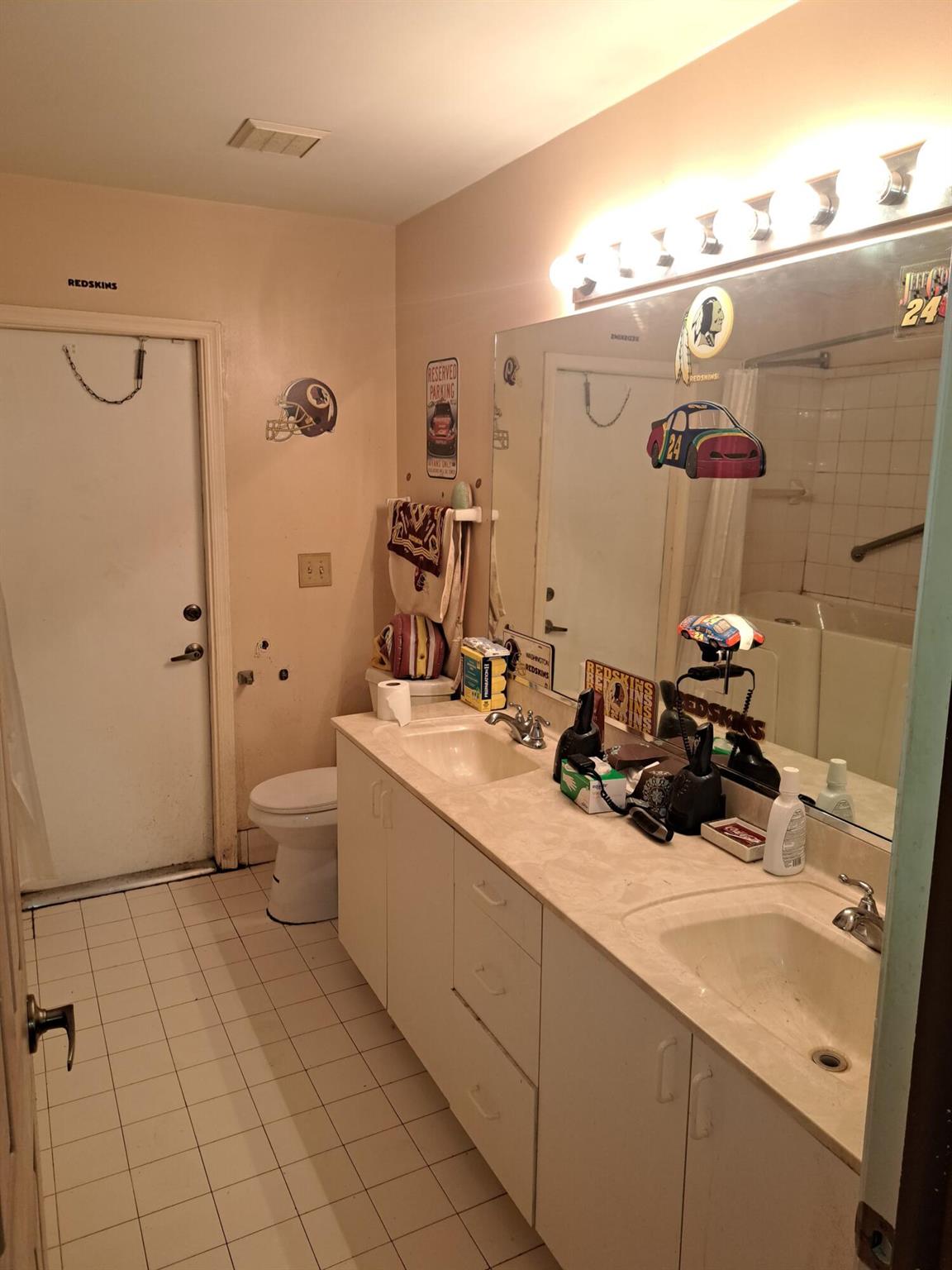 WINSTON PARK SECTION TWO- - Residential