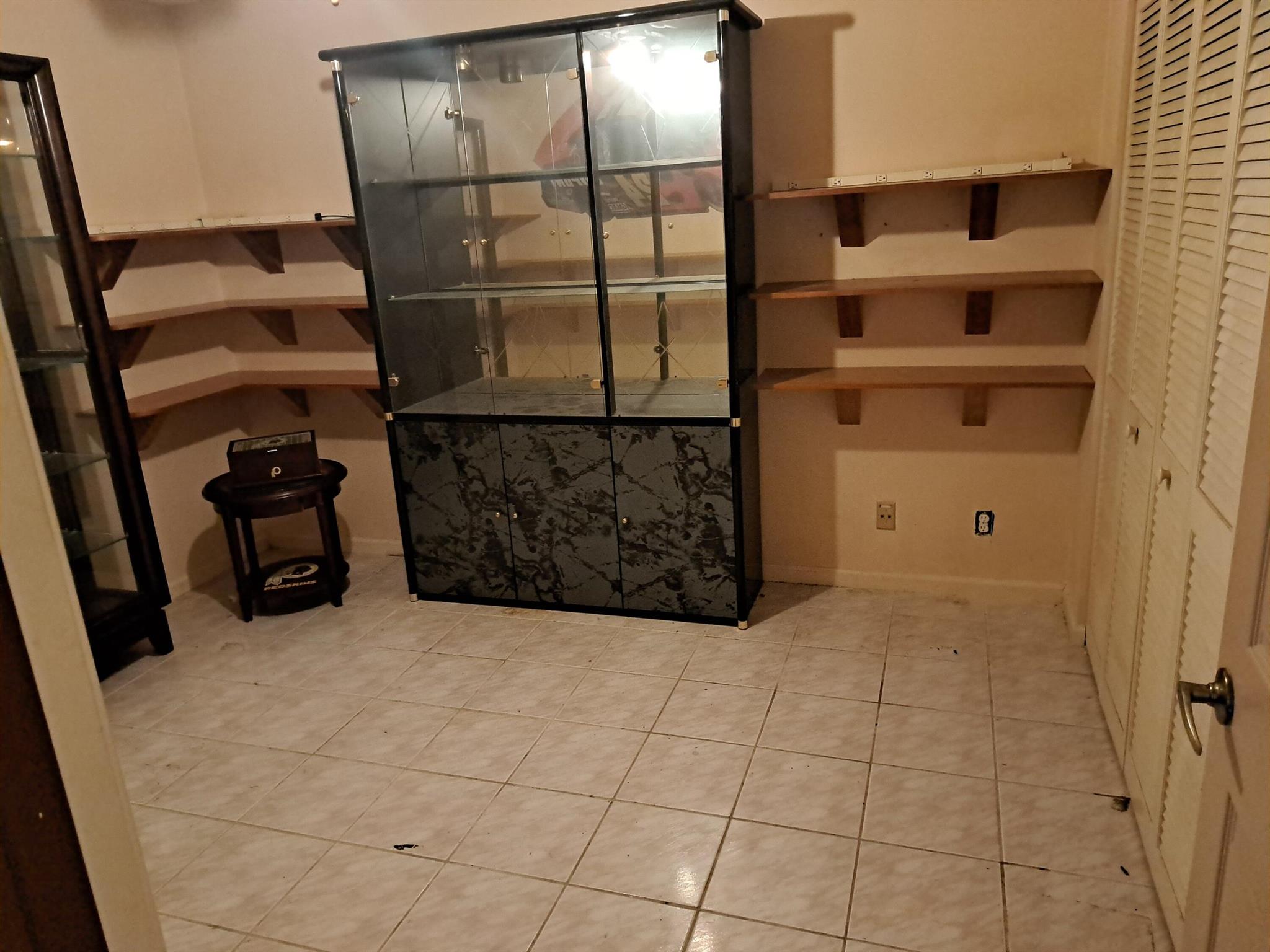 WINSTON PARK SECTION TWO- - Residential