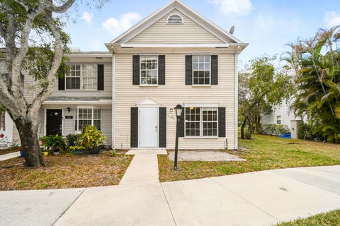 Photo of 110 OLD ENGLISH Court, Jupiter, FL 33458 (MLS # B26065268)