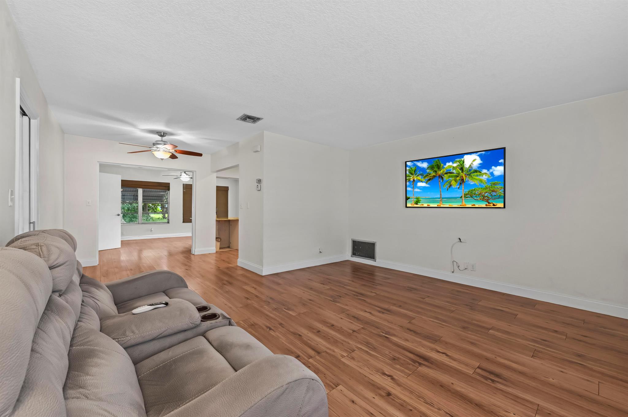 4916 NW 54th Street