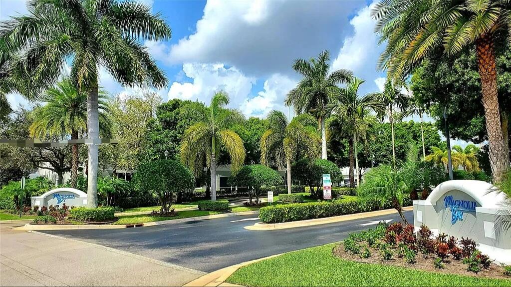 MAGNOLIA BAY CONDOMIMIUM - Residential