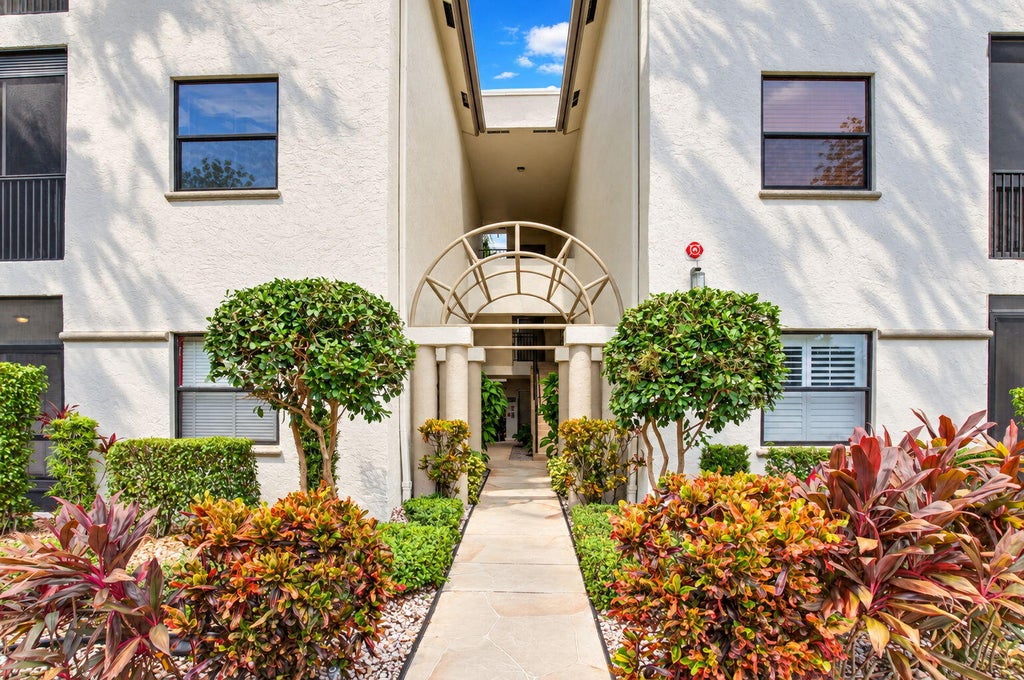 Photo of 5133 Brisata Circle #N, Boynton Beach, FL 33437 (MLS # B26091768)