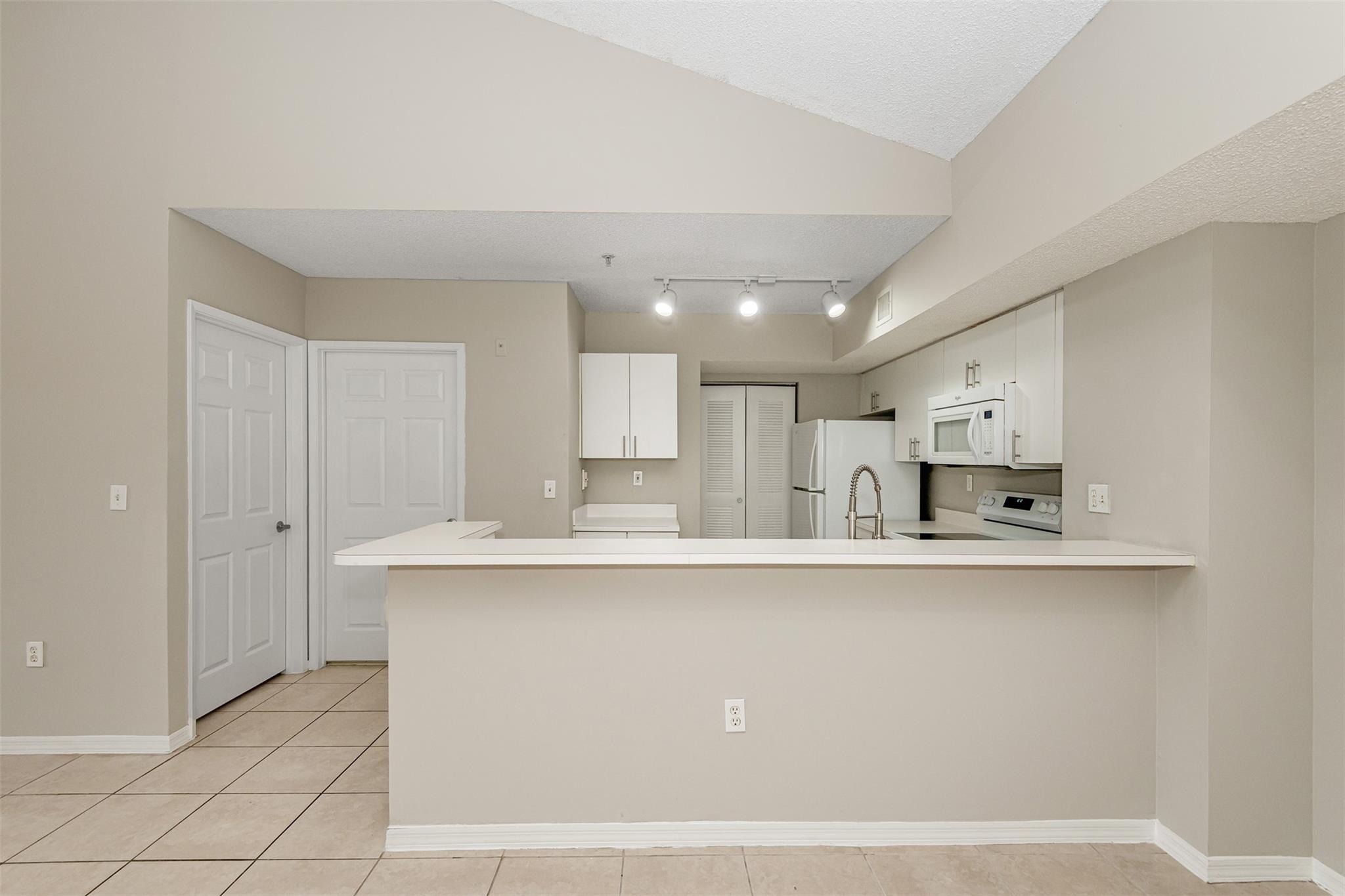 Riviera Palms Condo - Residential Lease