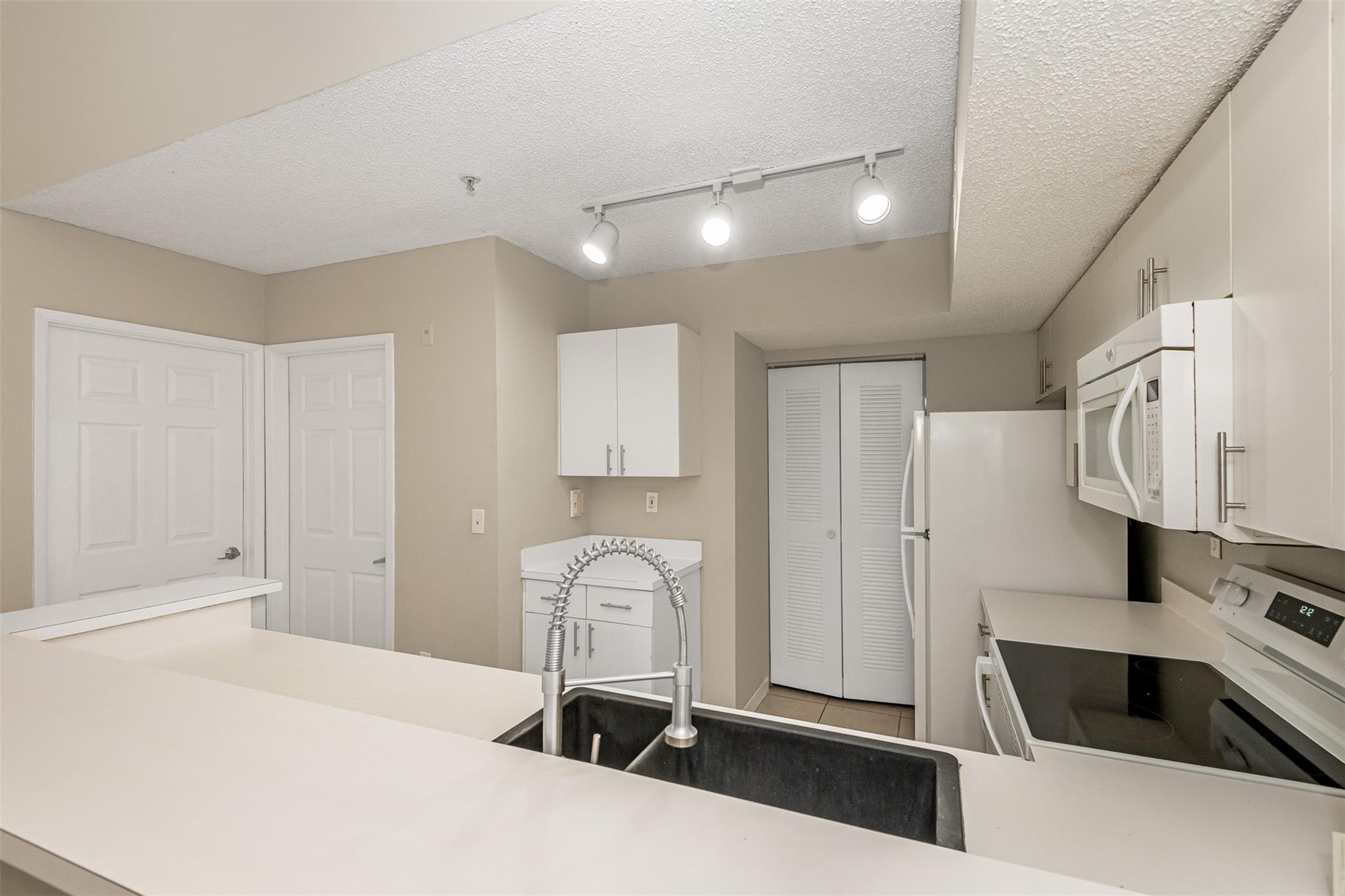 Riviera Palms Condo - Residential Lease