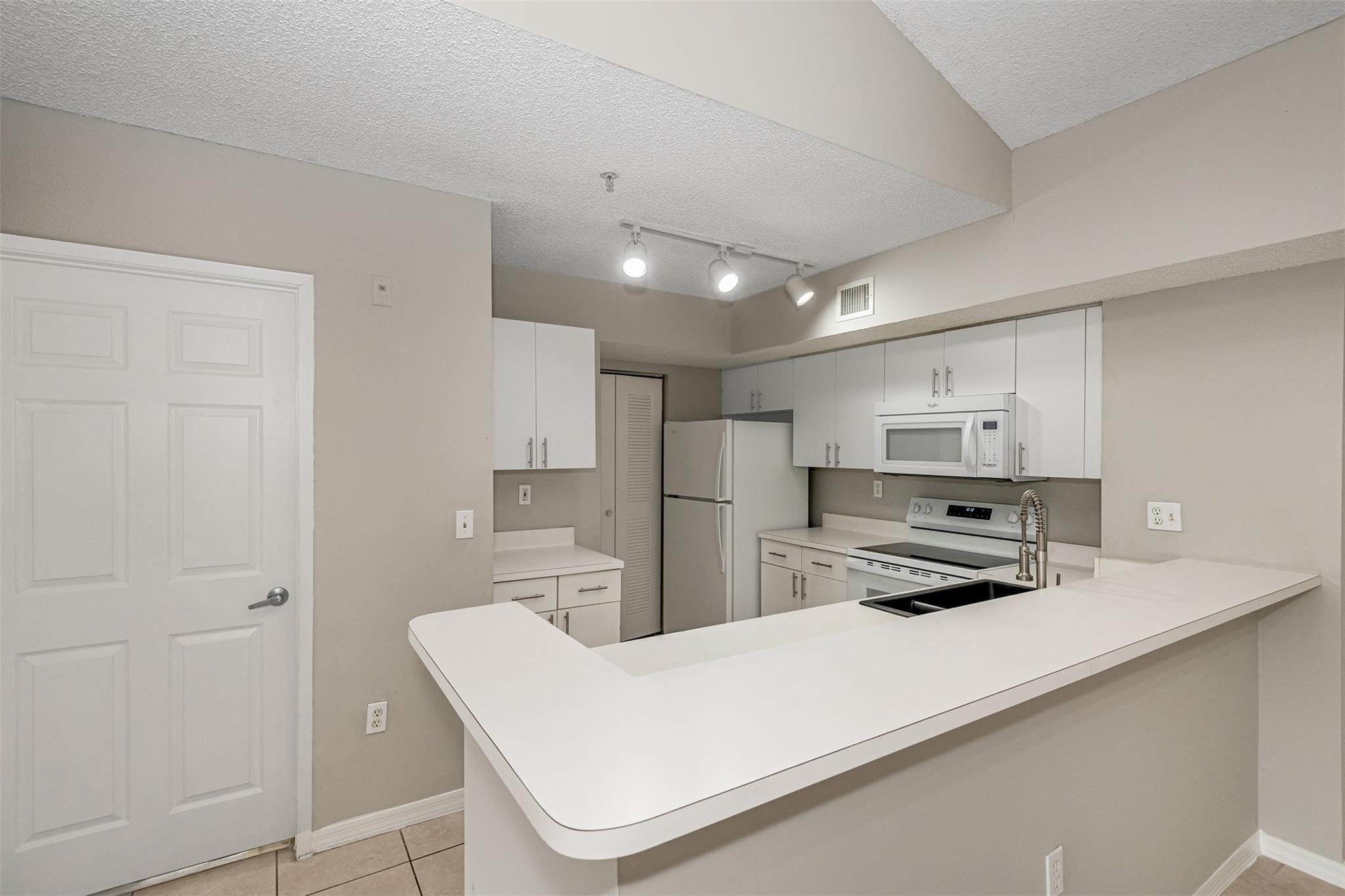 Riviera Palms Condo - Residential Lease