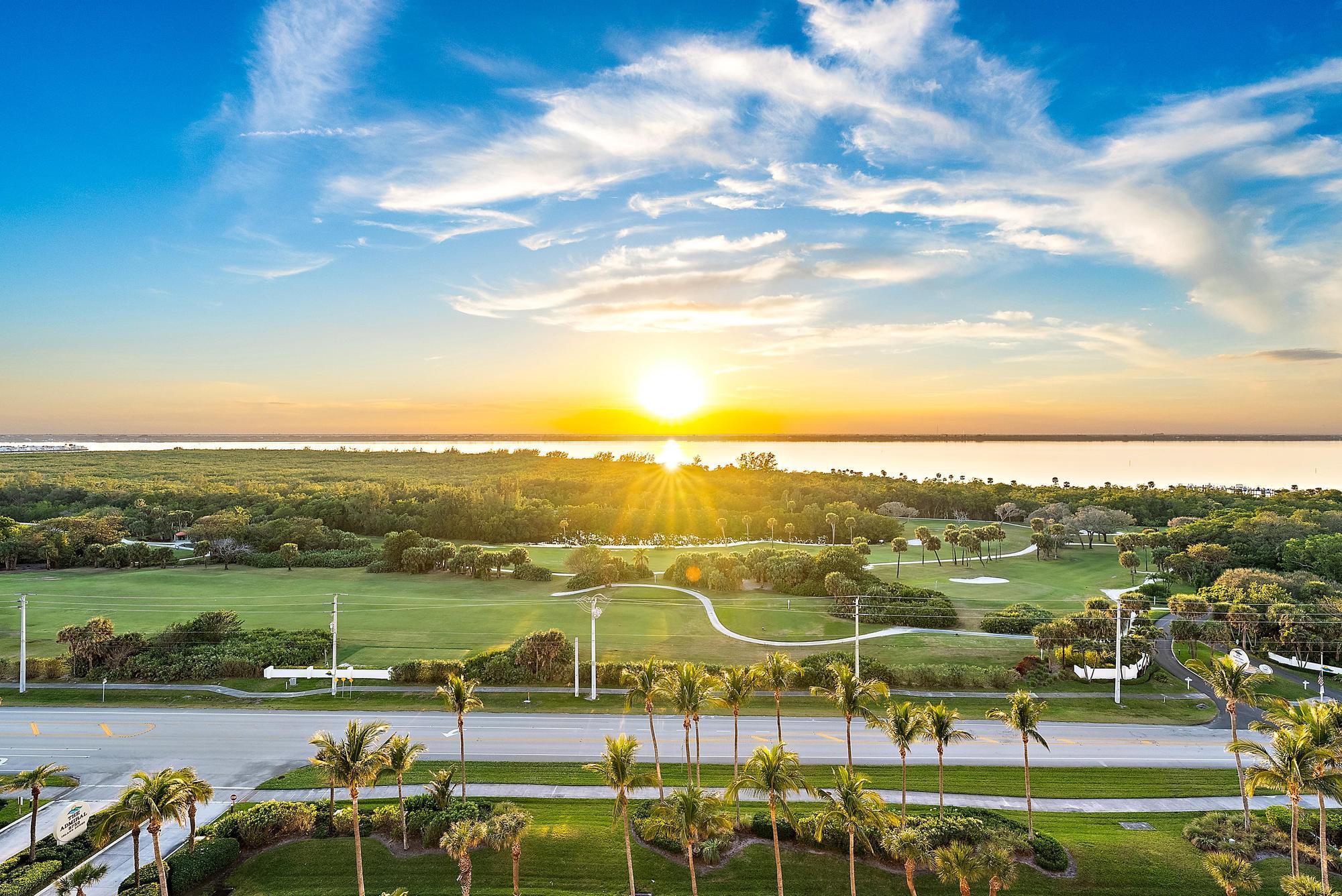 ISLAND DUNES CONDOMINIUM - Residential