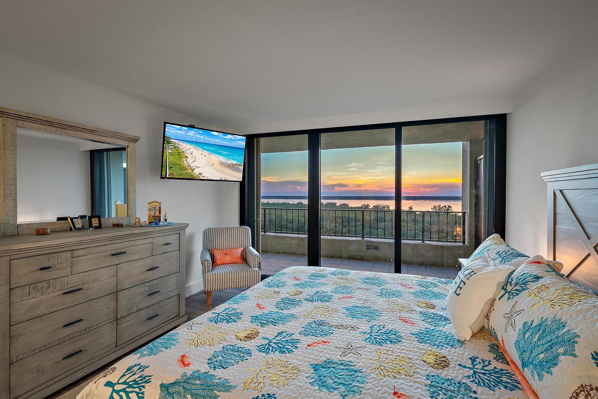 ISLAND DUNES CONDOMINIUM - Residential