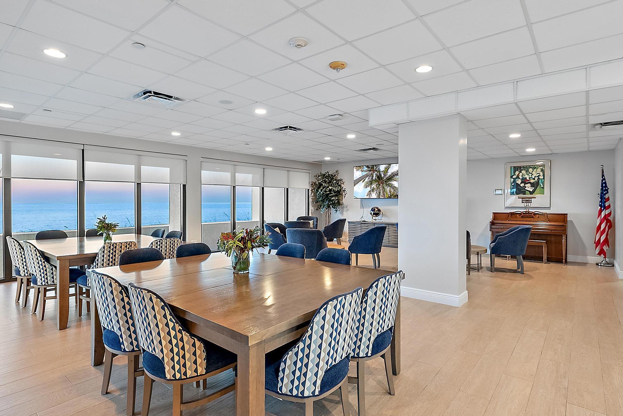 ISLAND DUNES CONDOMINIUM - Residential