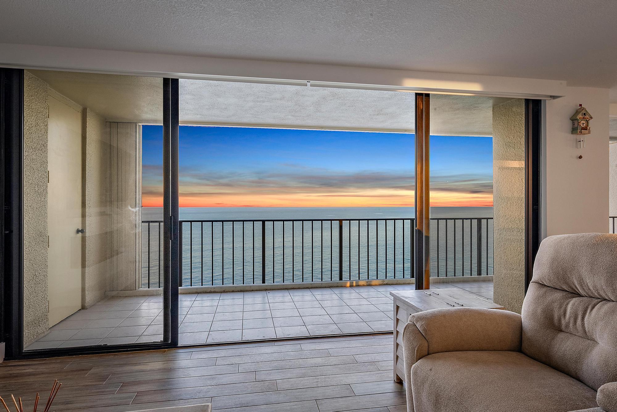 ISLAND DUNES CONDOMINIUM - Residential