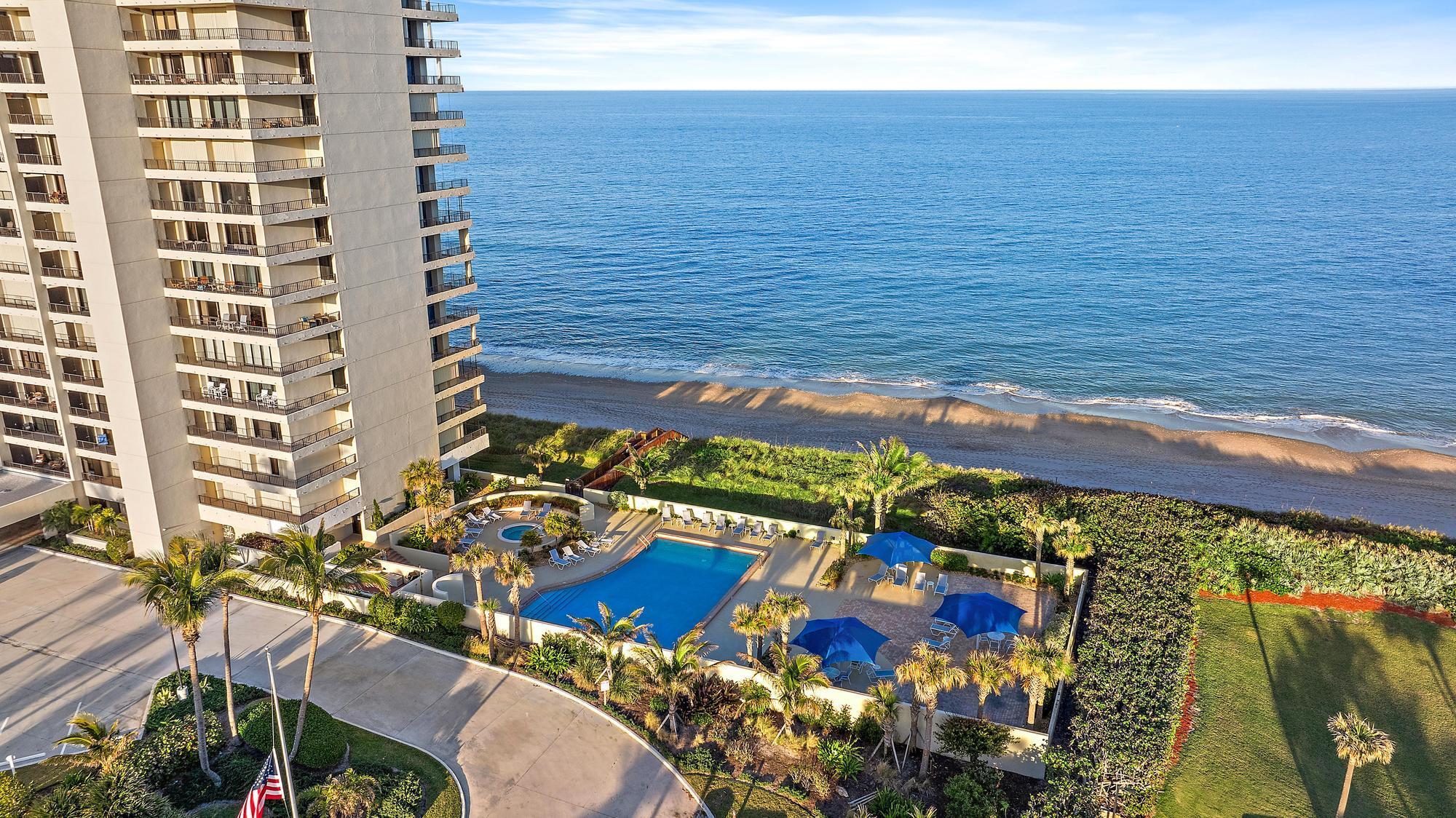 ISLAND DUNES CONDOMINIUM - Residential