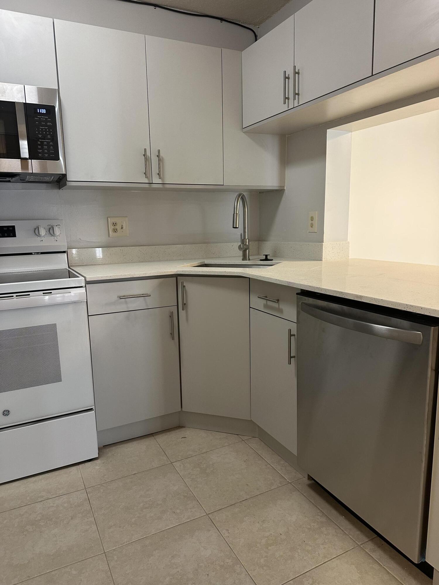 CHARTER CLUB OF PALM BEACH CONDO - Residential Lease