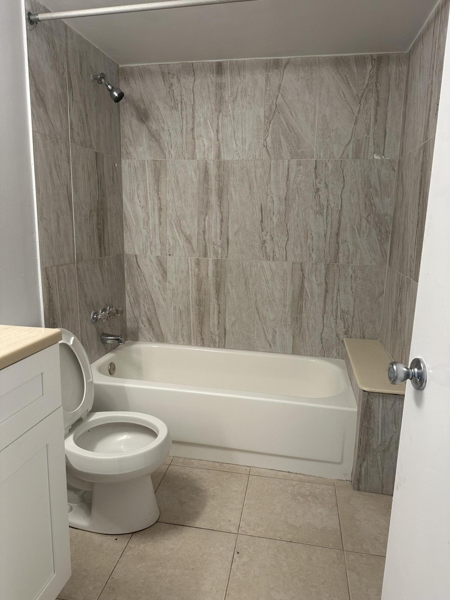 CHARTER CLUB OF PALM BEACH CONDO - Residential Lease