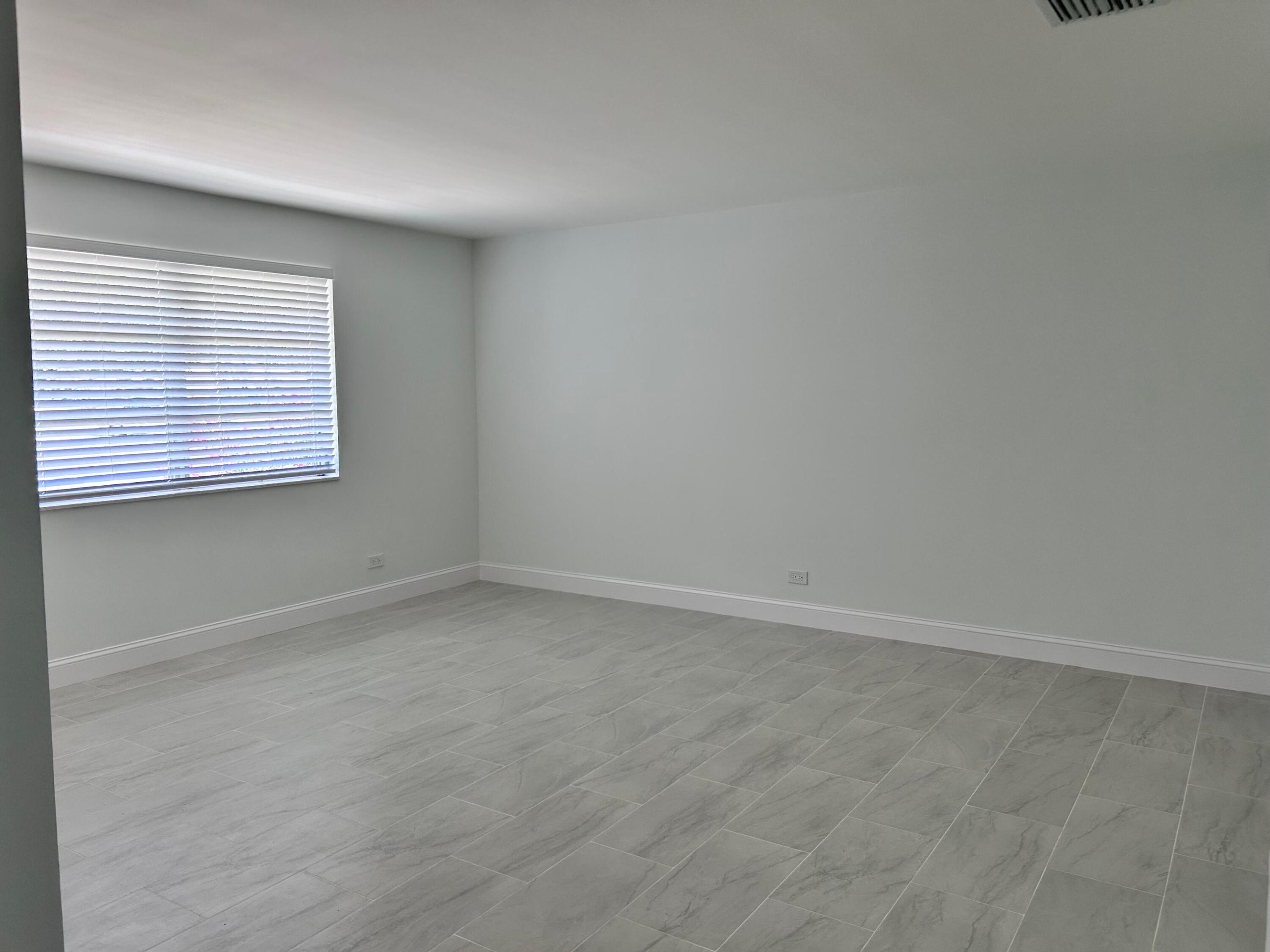 NORTH PALM BEACH VILLAGE OF 2 - Residential Lease