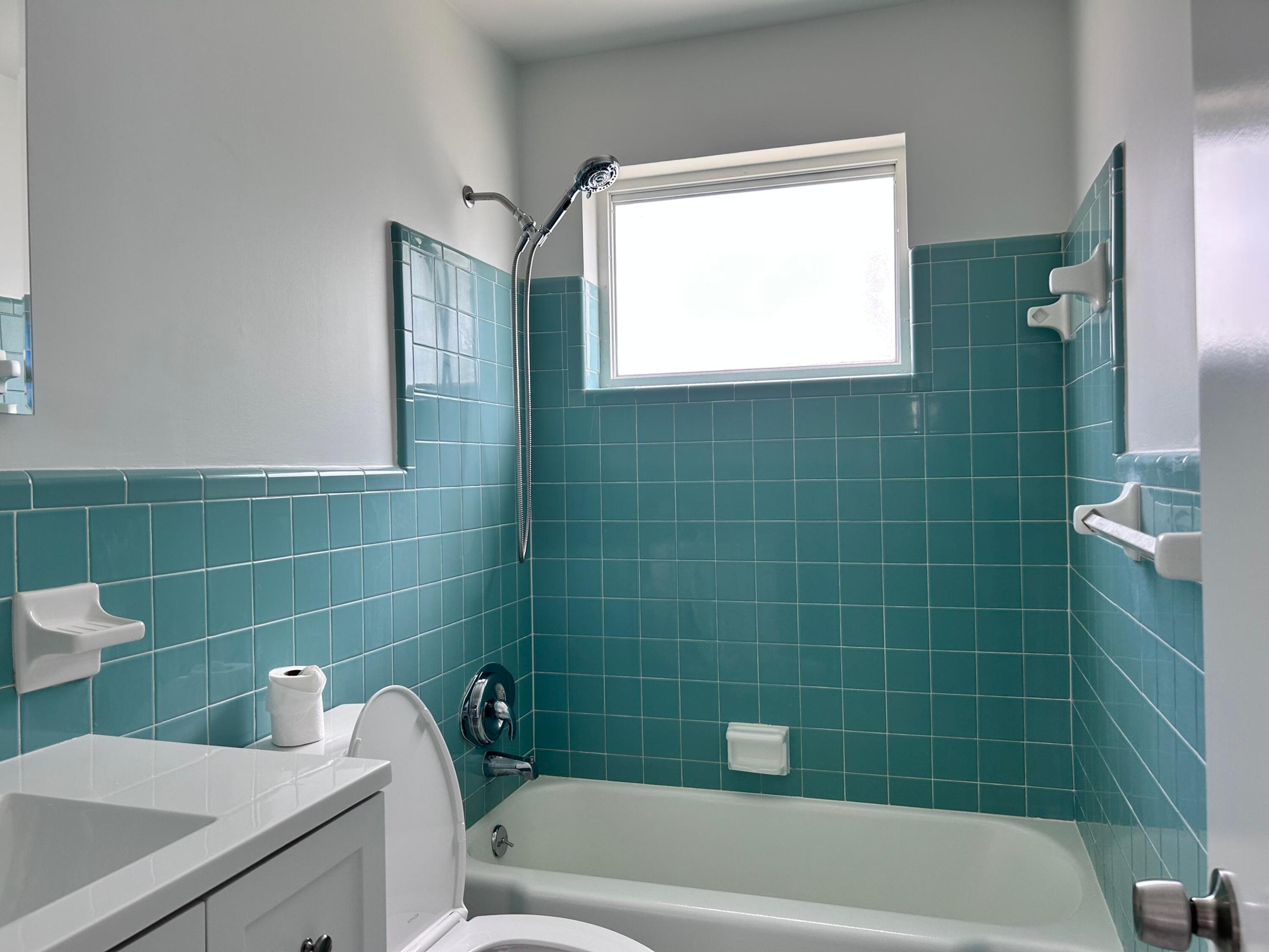 NORTH PALM BEACH VILLAGE OF 2 - Residential Lease