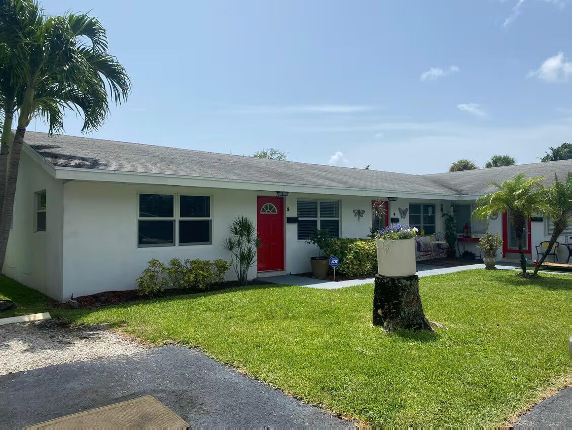 NORTH PALM BEACH VILLAGE OF 2 - Residential Lease
