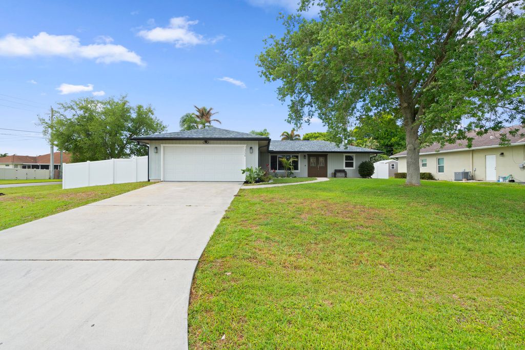 Photo of 3238 SW Constellation Road, Port Saint Lucie, FL 34953 (MLS # B26009173)