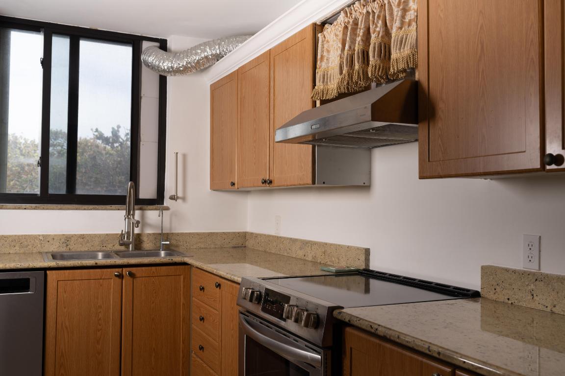 OCEAN TRAIL CONDO IV - Residential Lease
