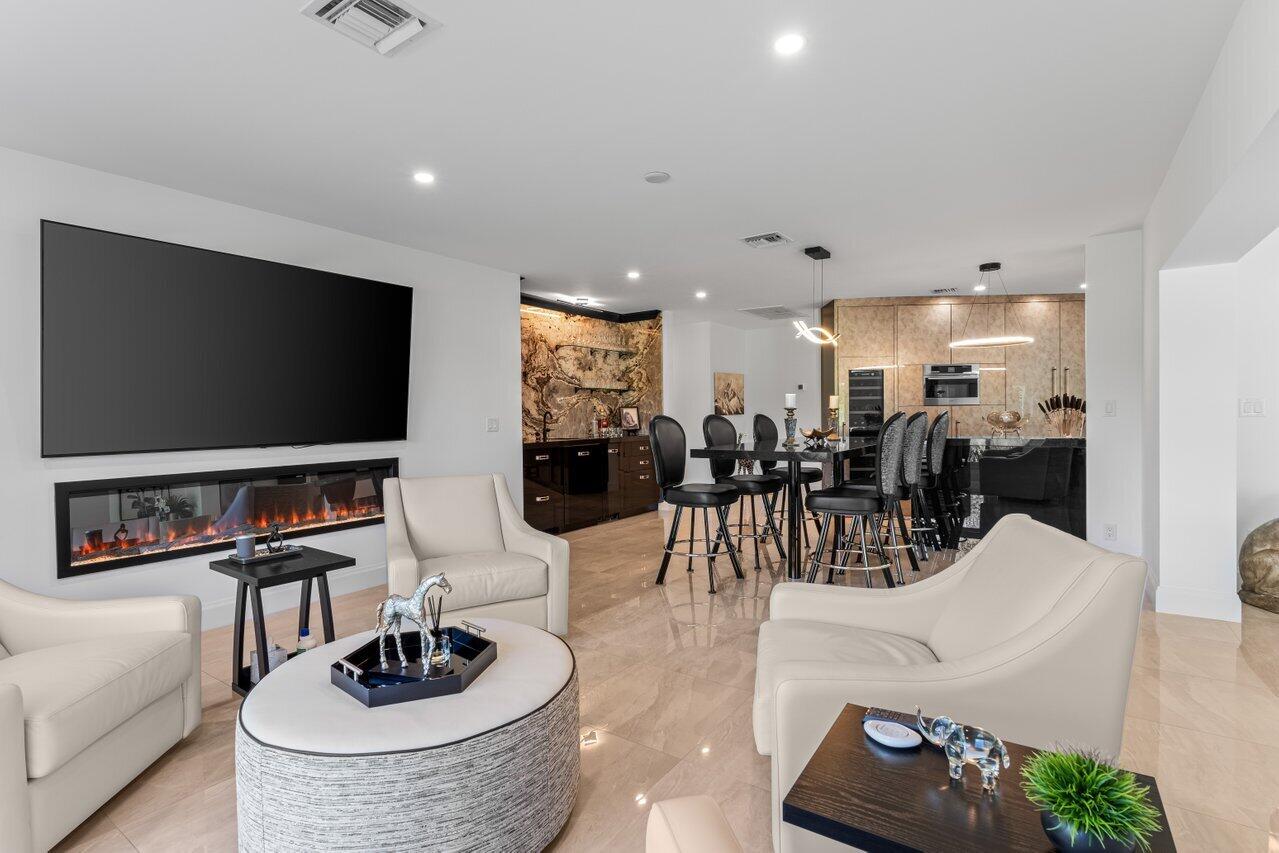 DELRAY DUNES FIRST SEC - Residential