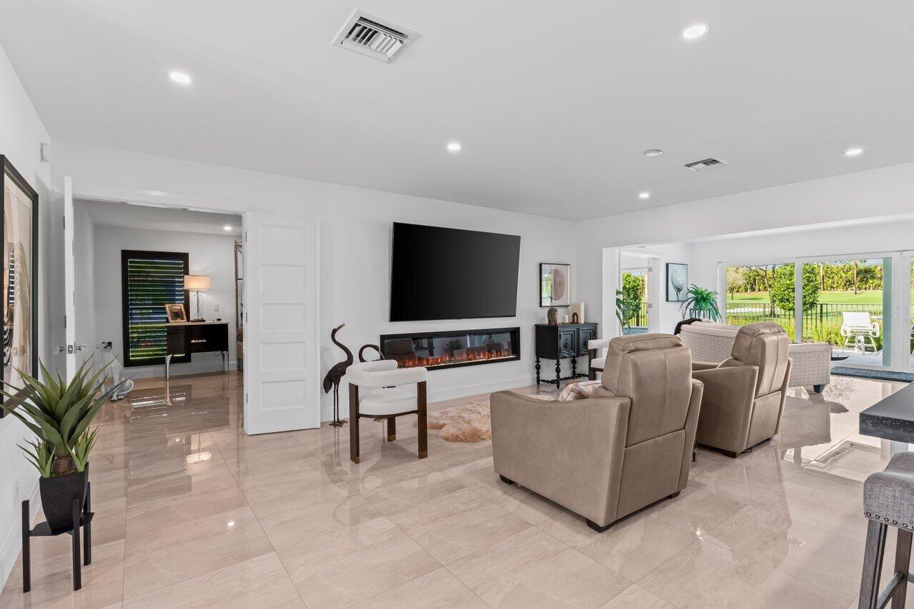 DELRAY DUNES FIRST SEC - Residential