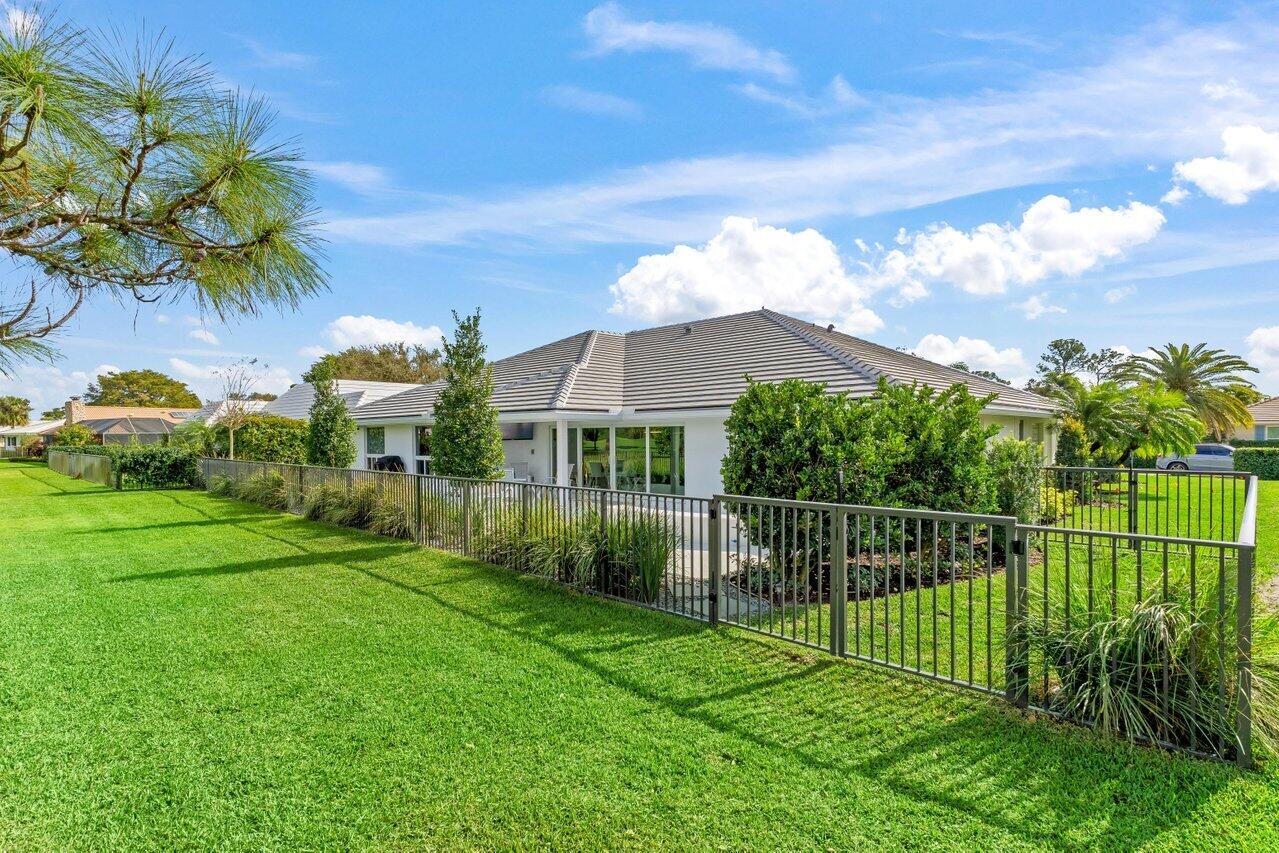 DELRAY DUNES FIRST SEC - Residential