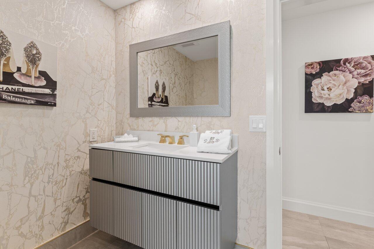 DELRAY DUNES FIRST SEC - Residential