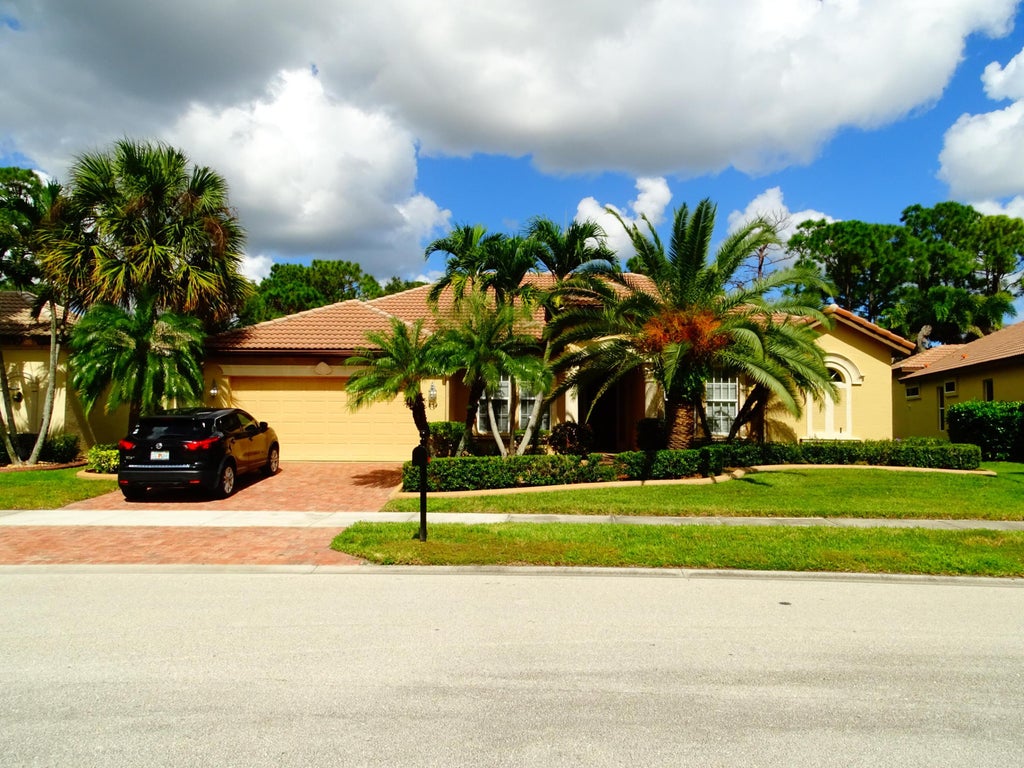 Photo of 854 SW SAINT TROPEZ Court, Port Saint Lucie, FL 34986 (MLS # B26092405)