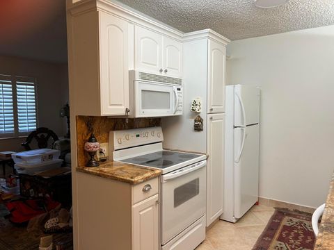 Tiny photo for 2057 Cambridge C #2057, Deerfield Beach, FL 33442 (MLS # B26008885)