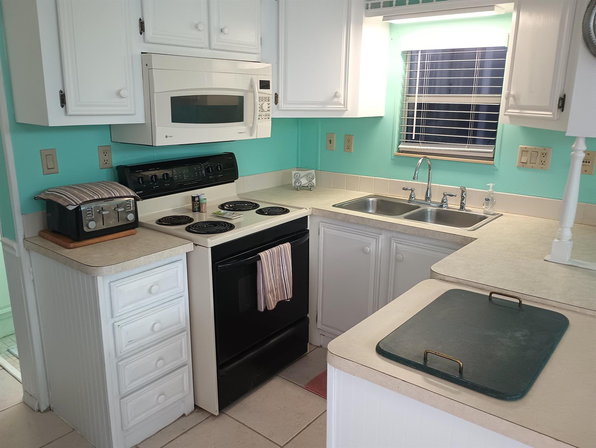HOLIDAY OUT AT ST LUCIE S - Residential