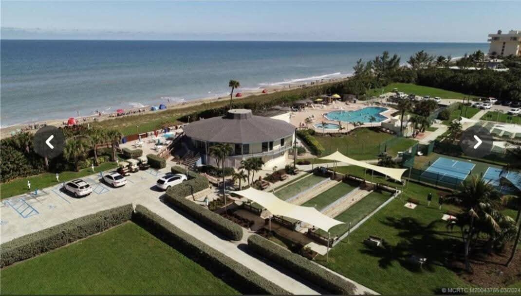 HOLIDAY OUT AT ST LUCIE S - Residential