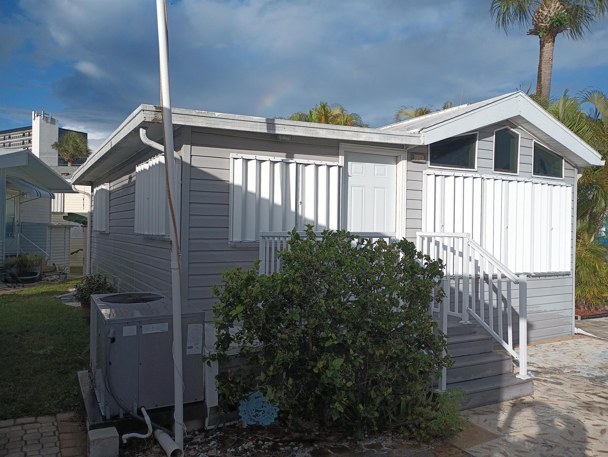 HOLIDAY OUT AT ST LUCIE S - Residential