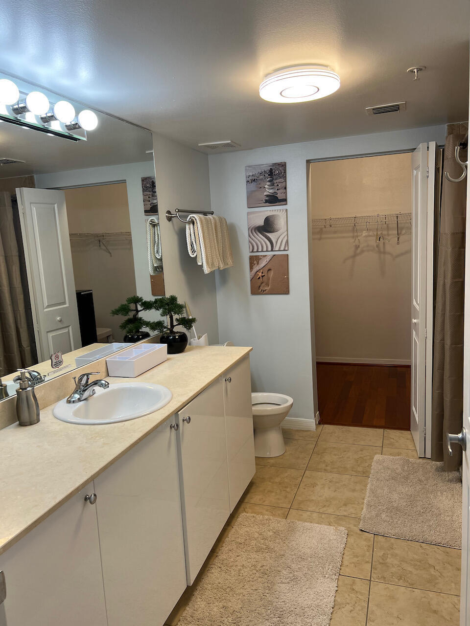 Prado Condo - Residential