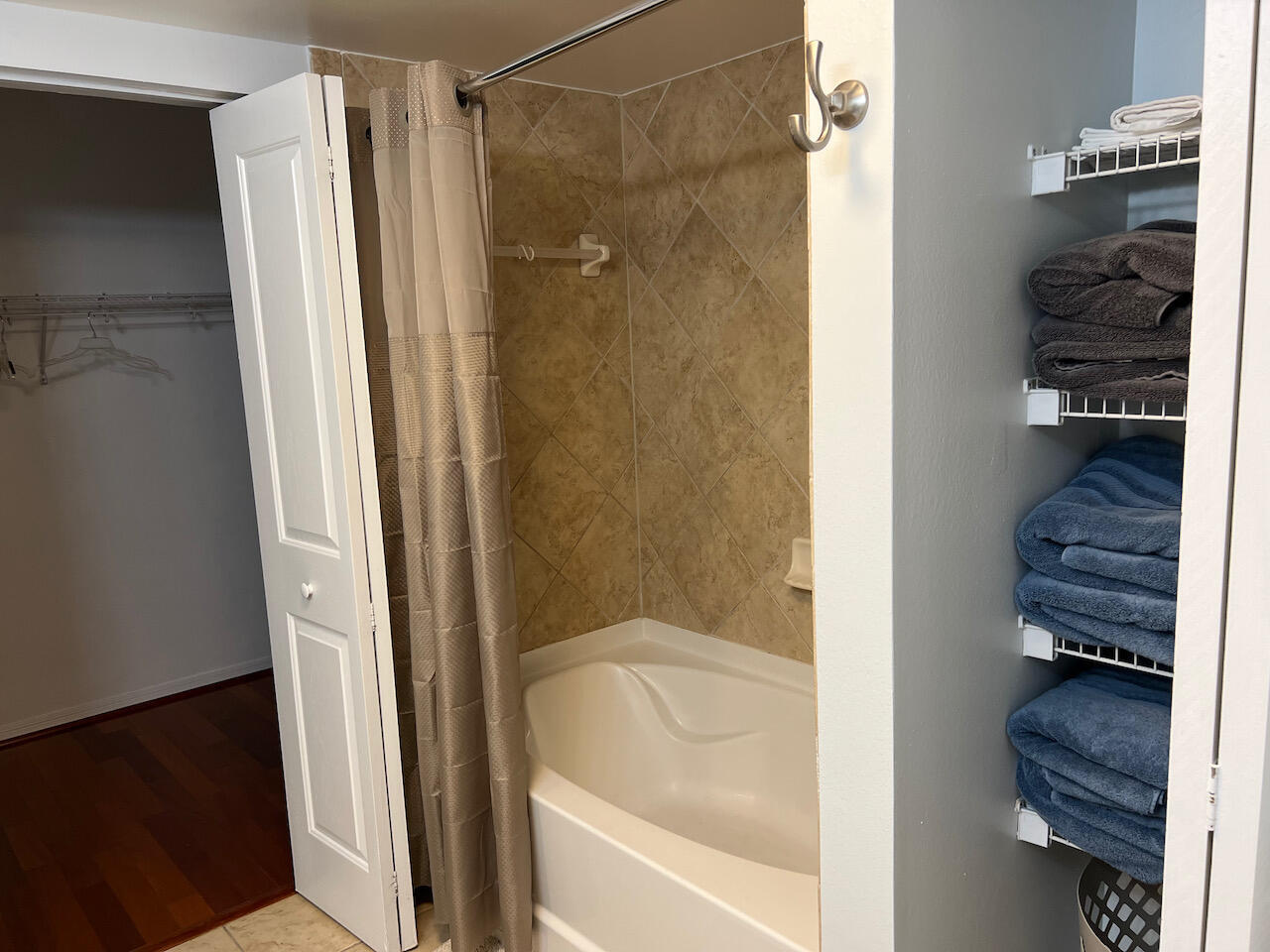 Prado Condo - Residential