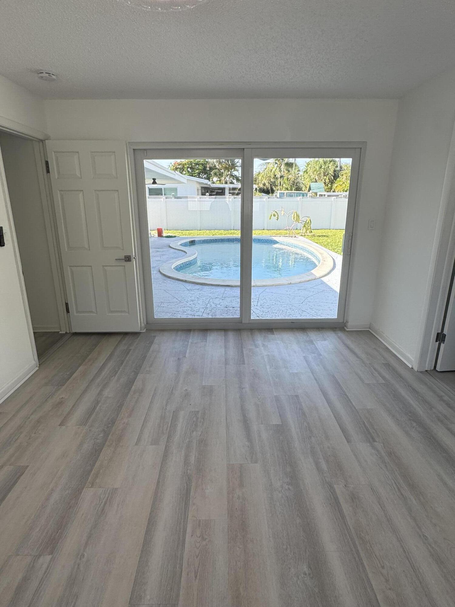 28 SW 9th Avenue
