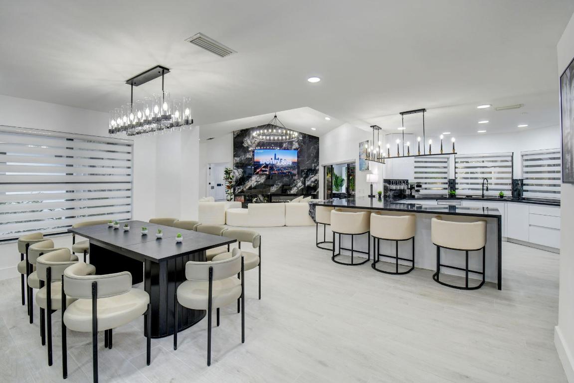 PINEWOOD OF WELLINGTON - Residential Lease