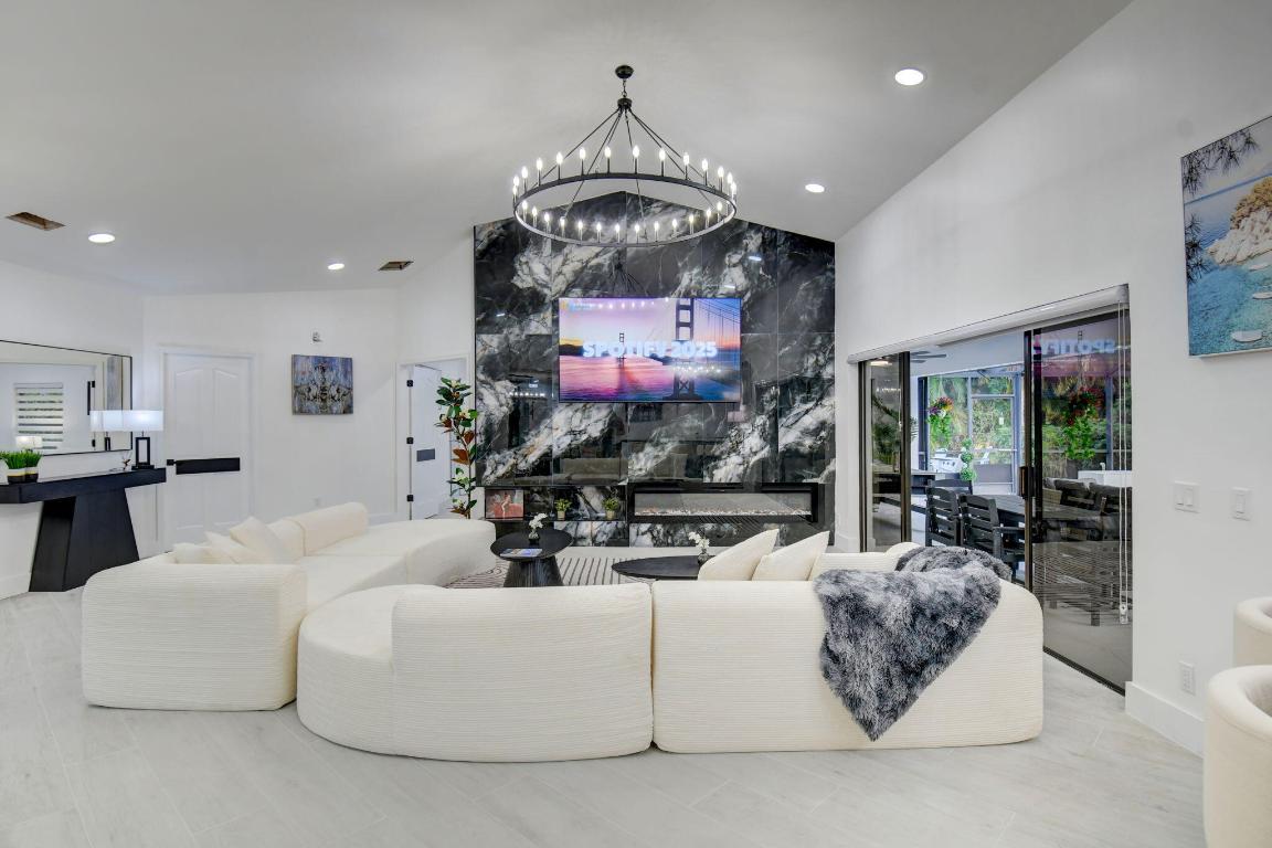 PINEWOOD OF WELLINGTON - Residential Lease