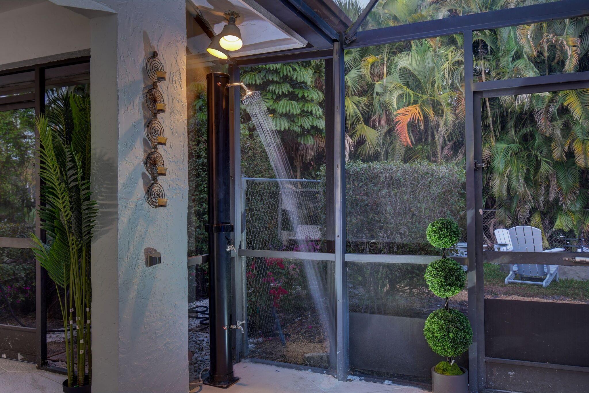 PINEWOOD OF WELLINGTON - Residential Lease