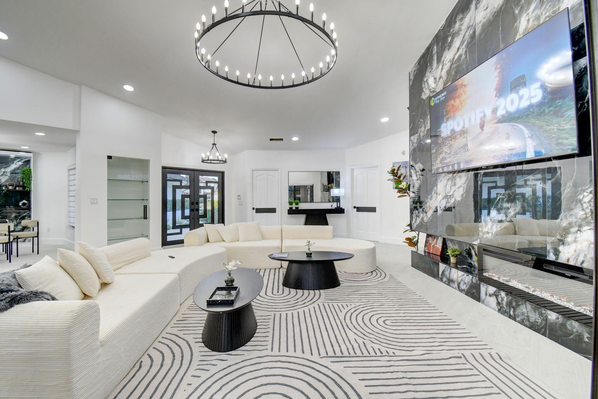 PINEWOOD OF WELLINGTON - Residential Lease