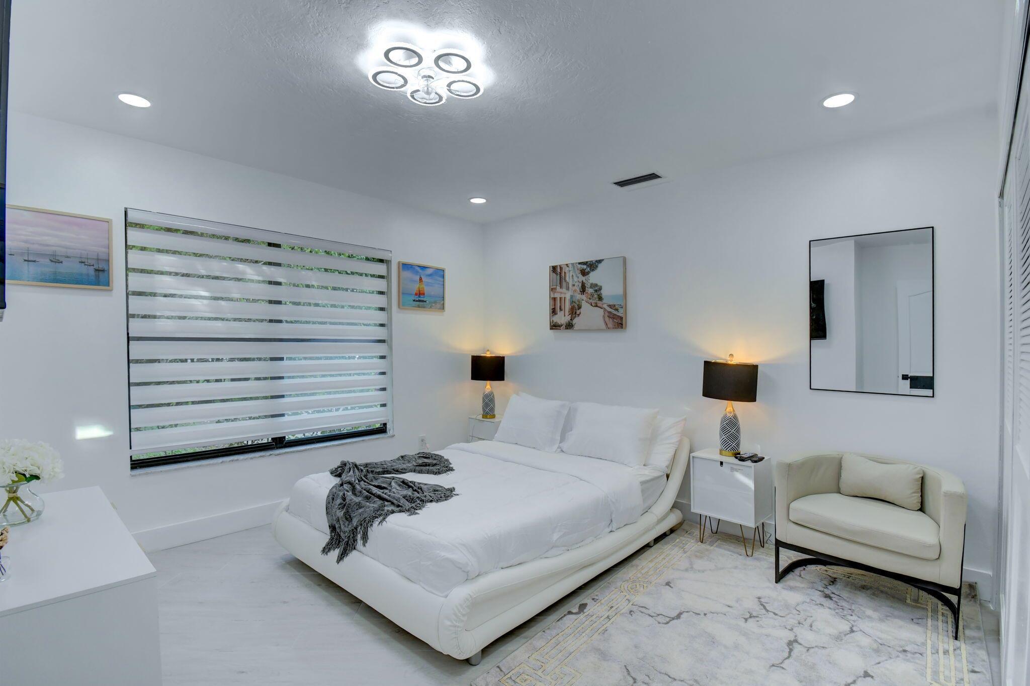 PINEWOOD OF WELLINGTON - Residential Lease