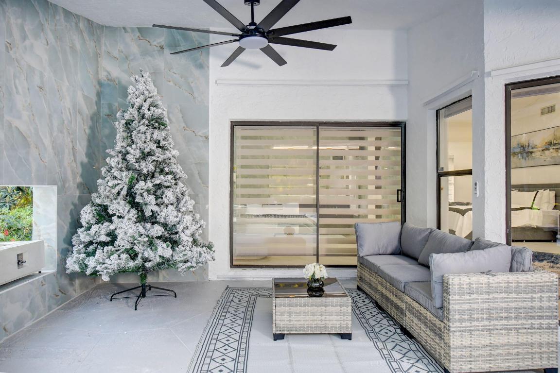 PINEWOOD OF WELLINGTON - Residential Lease