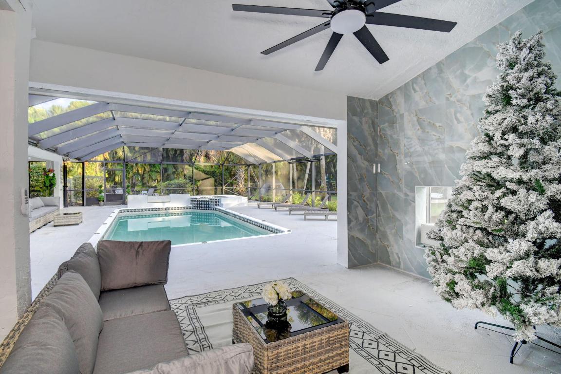 PINEWOOD OF WELLINGTON - Residential Lease