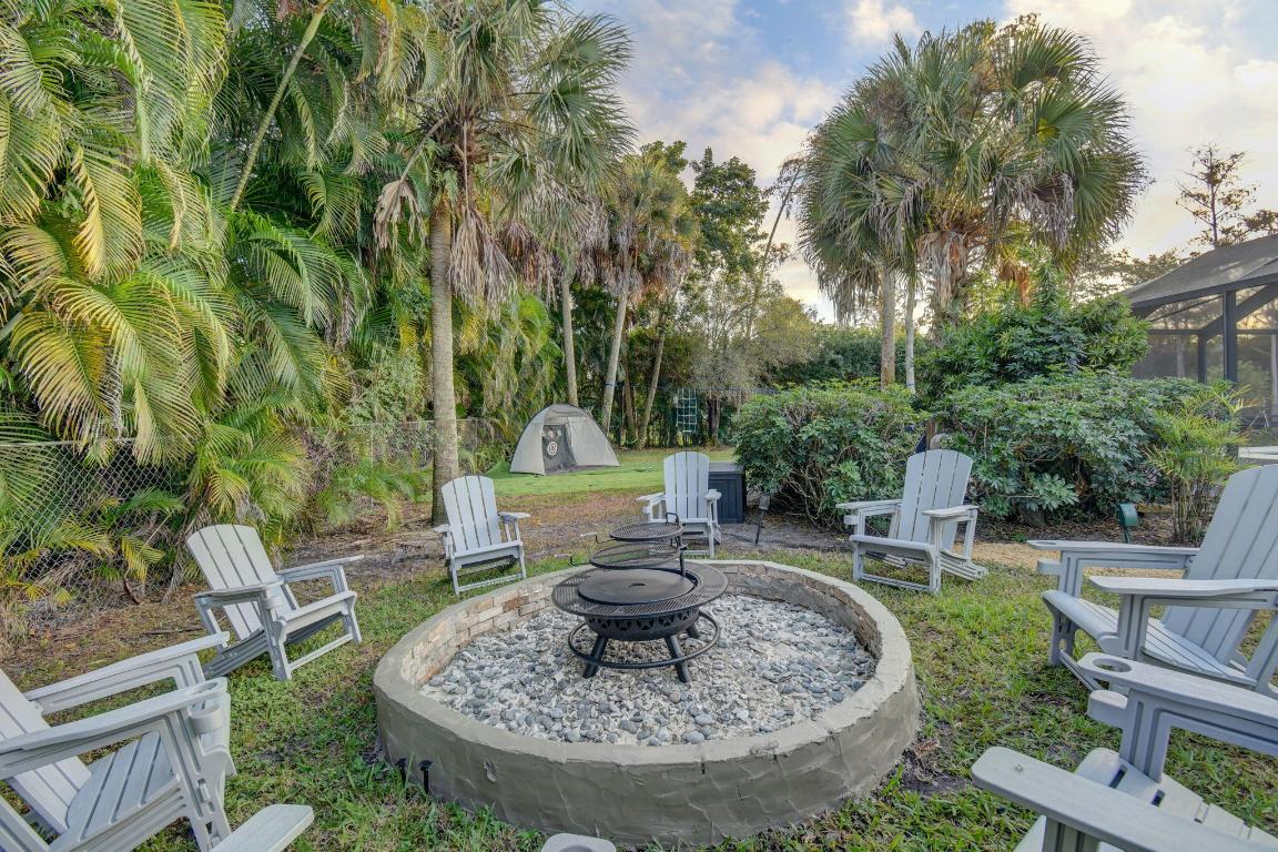 PINEWOOD OF WELLINGTON - Residential Lease