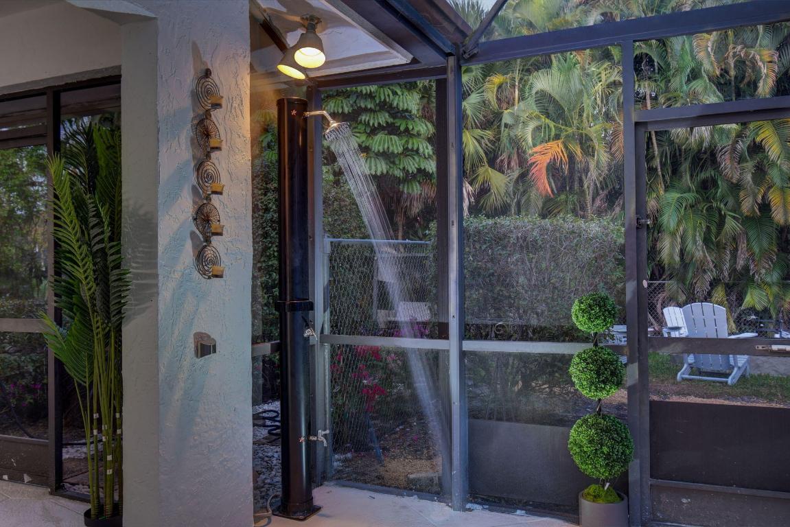 PINEWOOD OF WELLINGTON - Residential Lease