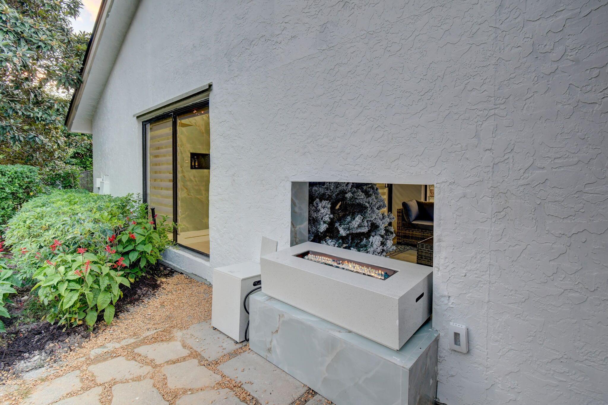 PINEWOOD OF WELLINGTON - Residential Lease