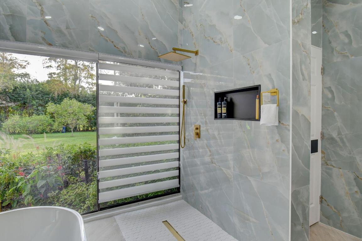 PINEWOOD OF WELLINGTON - Residential Lease