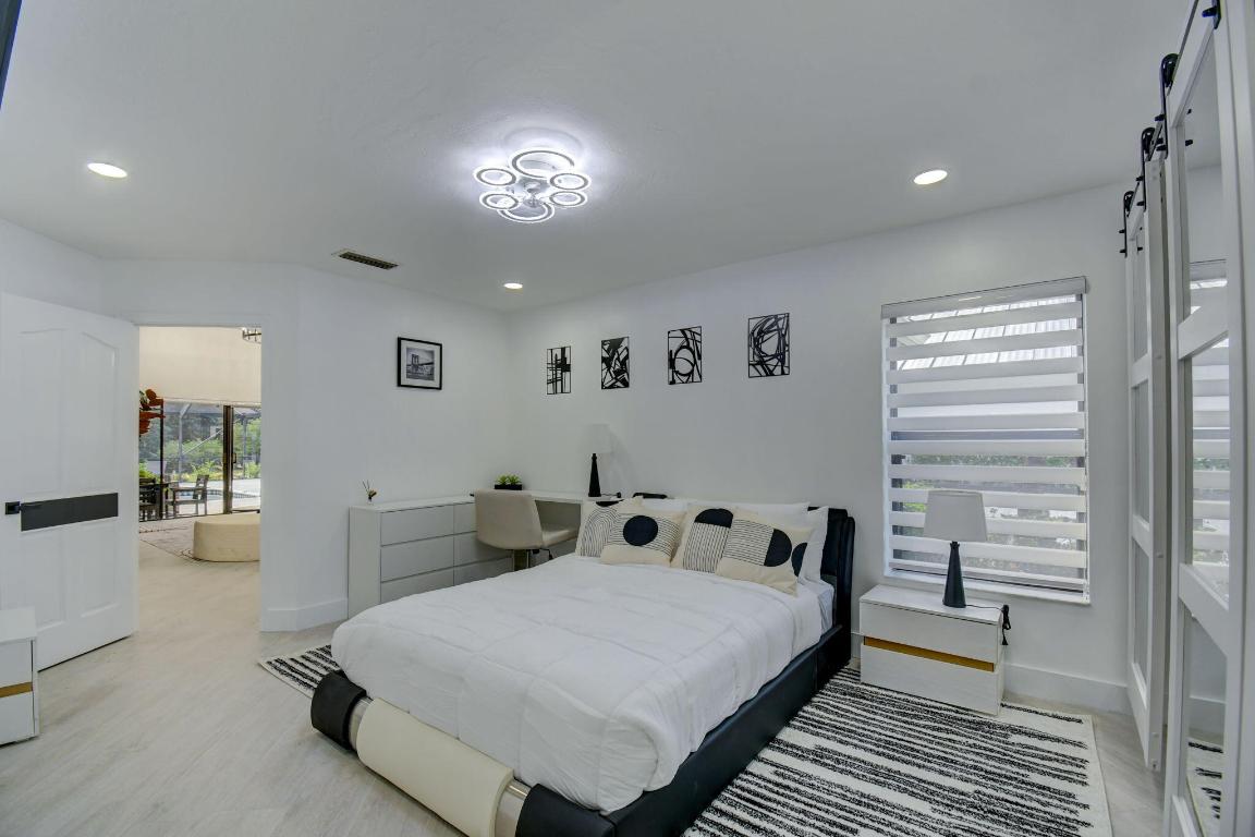 PINEWOOD OF WELLINGTON - Residential Lease