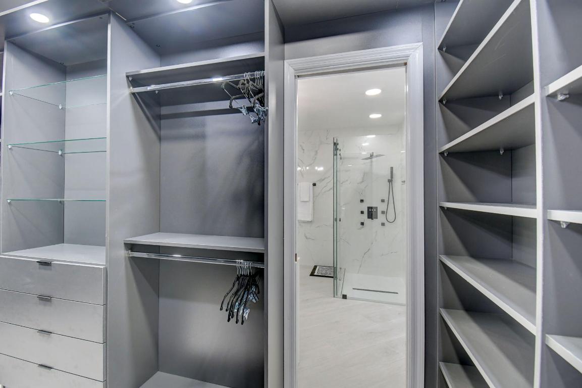 PINEWOOD OF WELLINGTON - Residential Lease