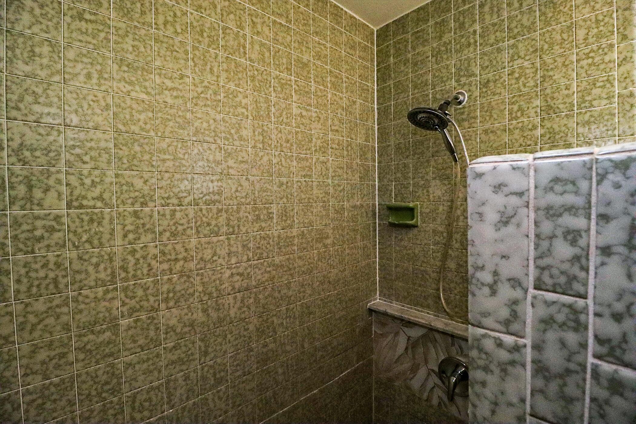 RAMBLEWOOD SOUTH - Residential Lease