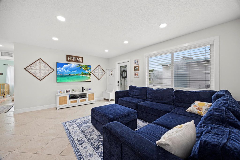 Photo of 4422 Birdwood Street, Palm Beach Gardens, FL 33410 (MLS # R11098532)